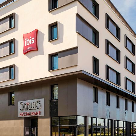 Ibis Saint Quentin En Yvelines - Velodrome Hotel Montigny-le-Bretonneux Exterior foto