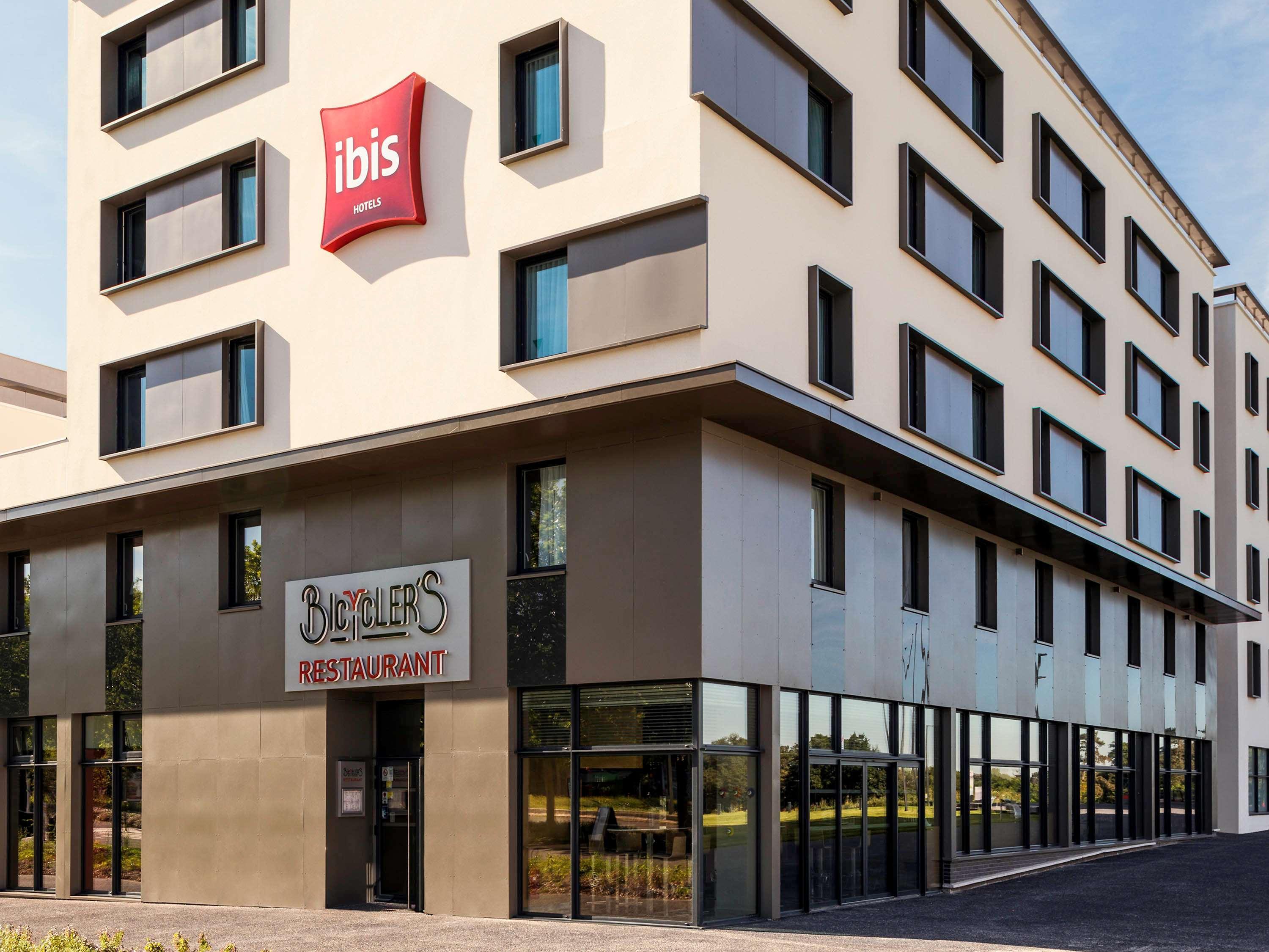 Ibis Saint Quentin En Yvelines - Velodrome Hotel Montigny-le-Bretonneux Exterior foto