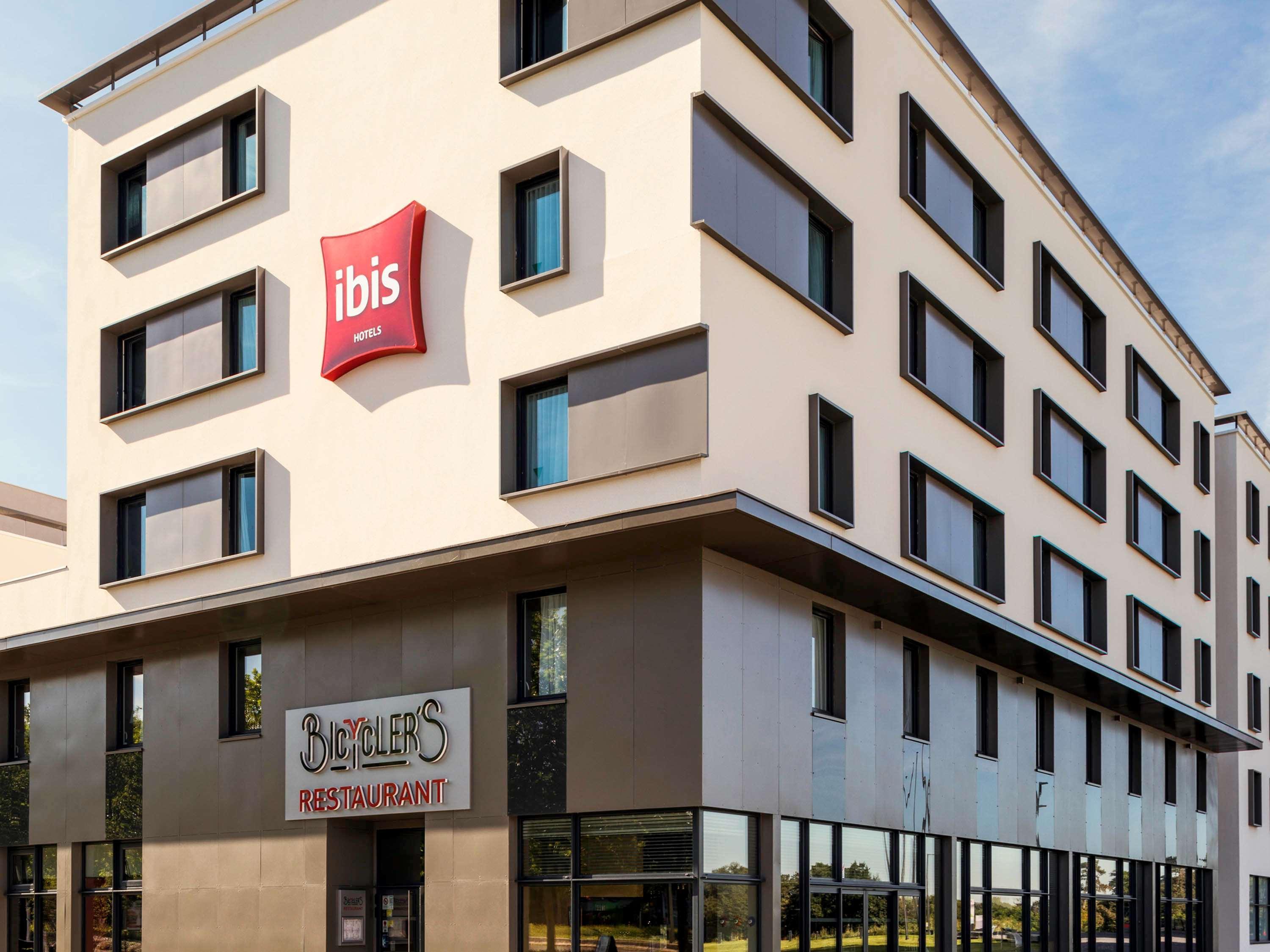 Ibis Saint Quentin En Yvelines - Velodrome Hotel Montigny-le-Bretonneux Exterior foto