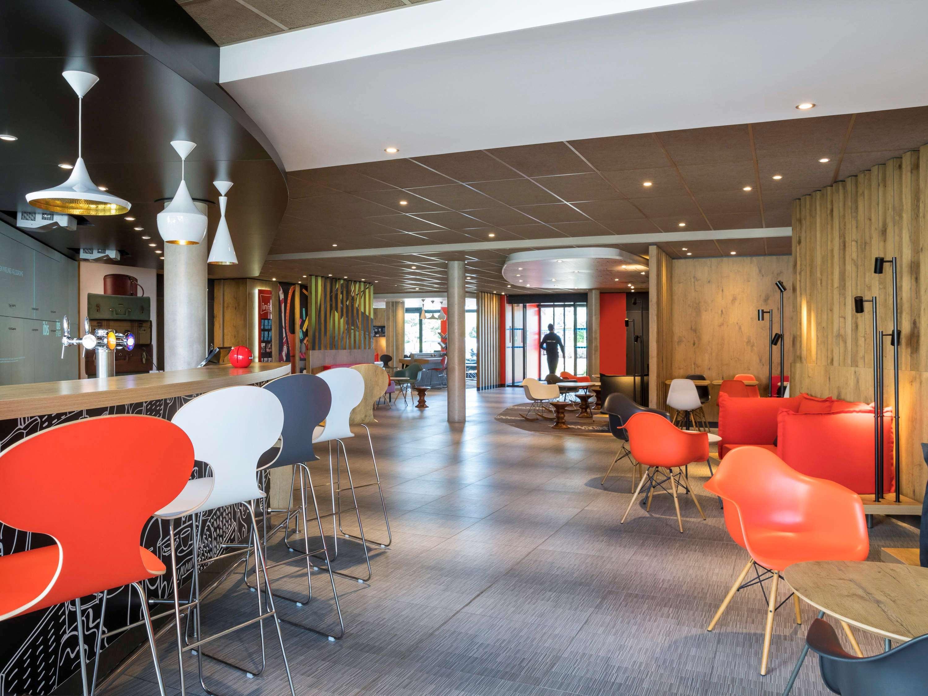 Ibis Saint Quentin En Yvelines - Velodrome Hotel Montigny-le-Bretonneux Exterior foto